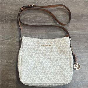 Michael Kors Jet Set Travel Large Logo Messenger Bag